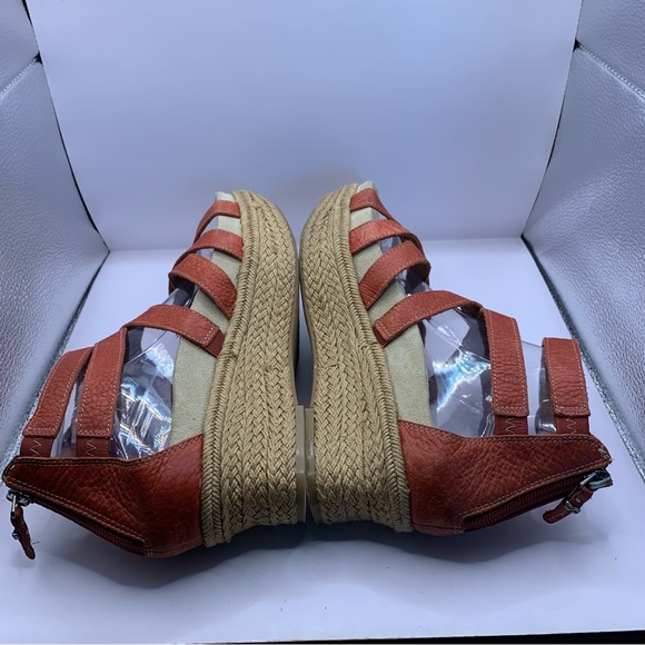 Earthies Leather Strappy Woven Wedge Sandals Womens Size 10B - Picture 6 of 10